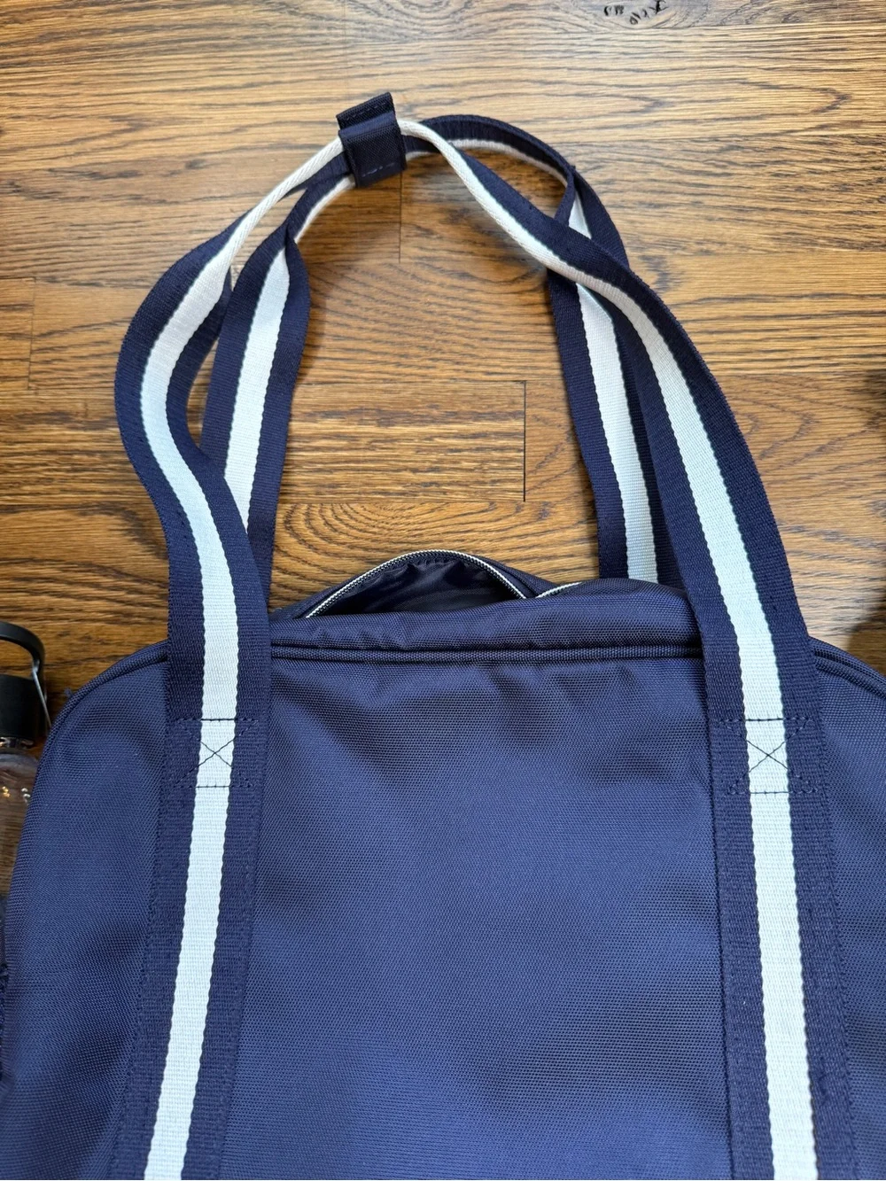 NWT Tommy Bahama Navy and White Pickleball Navy & White Duffel Tote Water Bottle